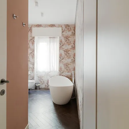 Cadorna - Rasori - Ampio Trilocale Di Design * 밀라노