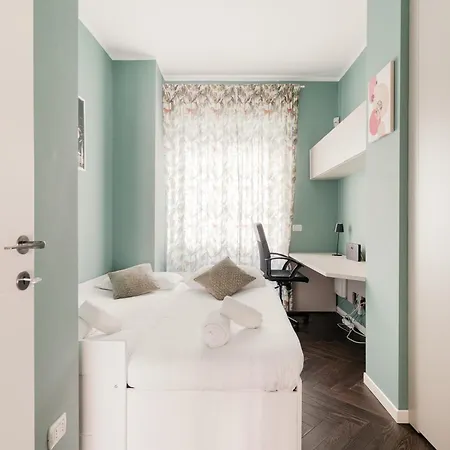 Cadorna - Rasori - Ampio Trilocale Di Design 아파트