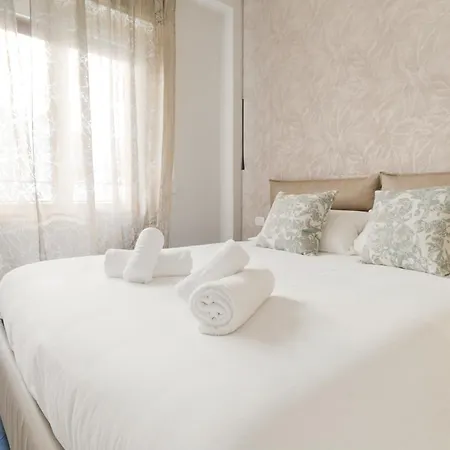 Conciliazione-cadorna - Ampio Trilocale Di Design Apartment *