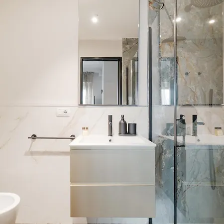 Apartment Conciliazione-cadorna - Ampio Trilocale Di Design Milan